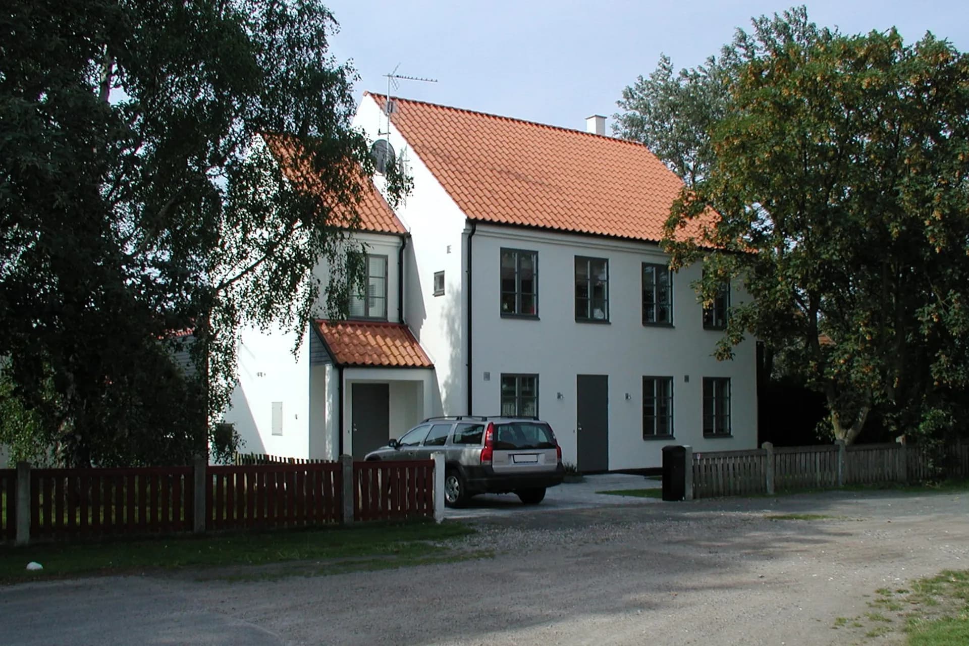 H 533