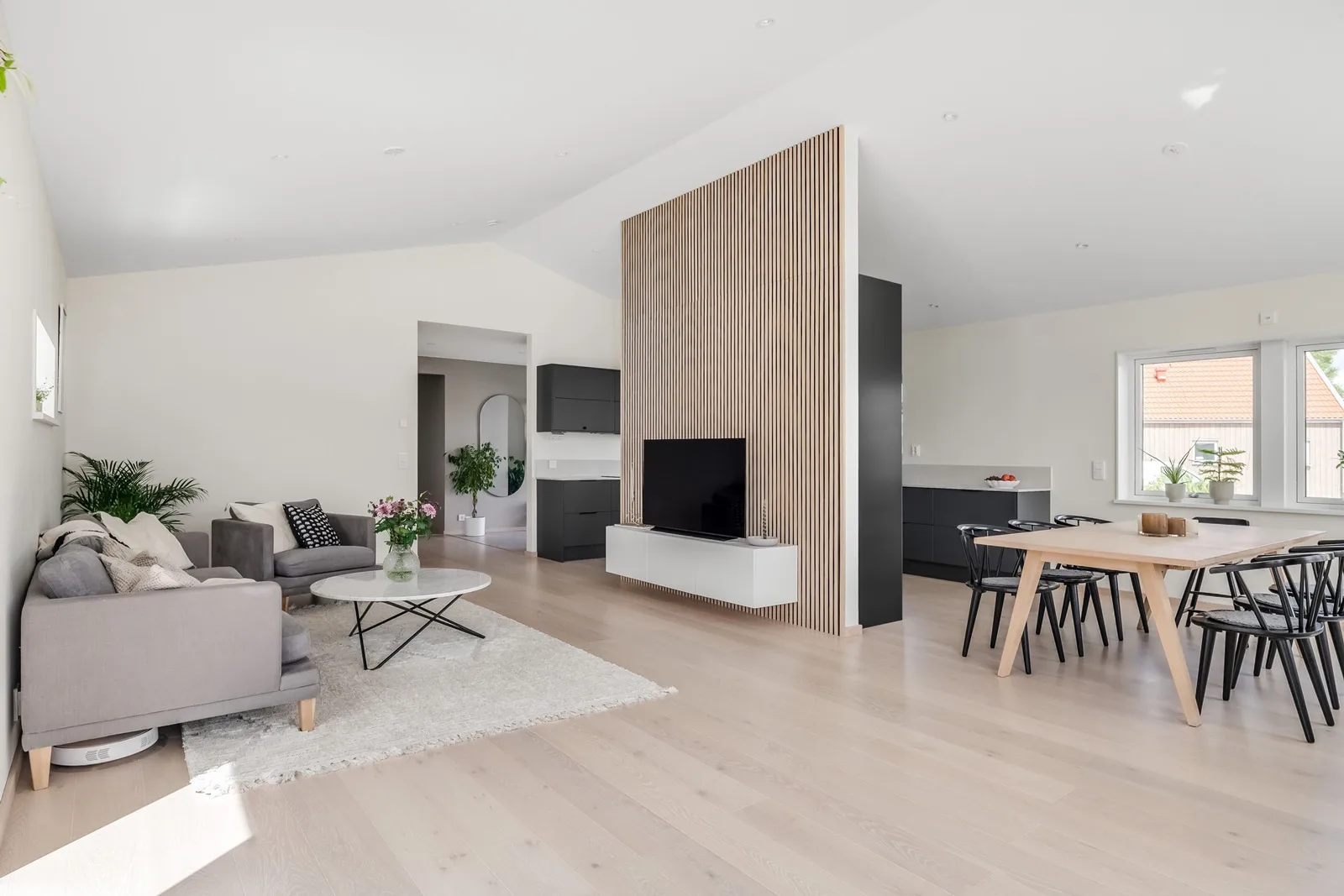 Vardagsrum i vår husmodell Villa Stenskär.