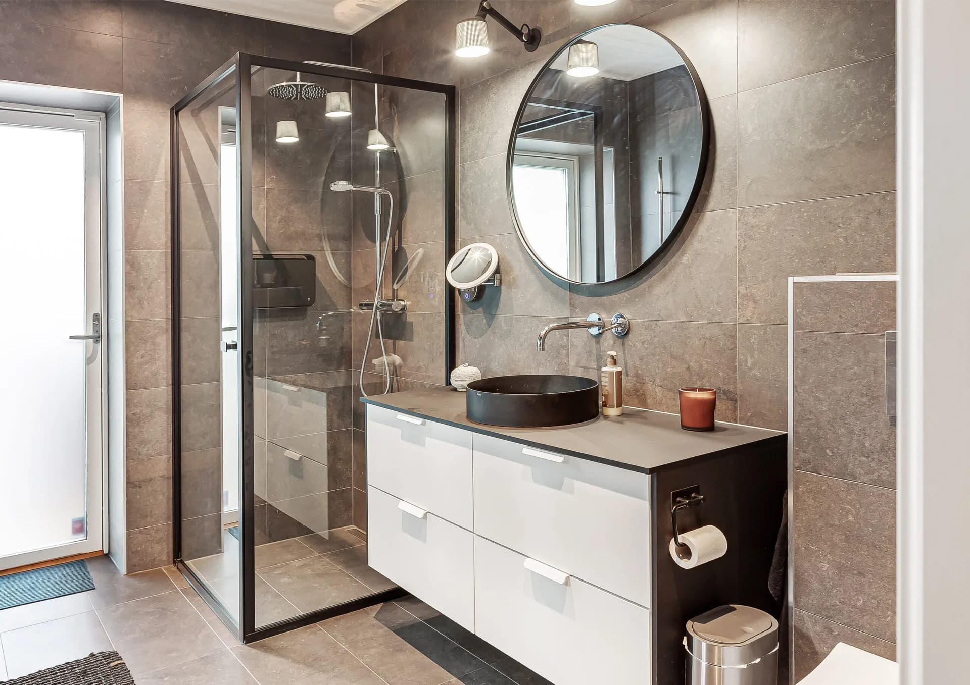 1-planshus, Höllviken