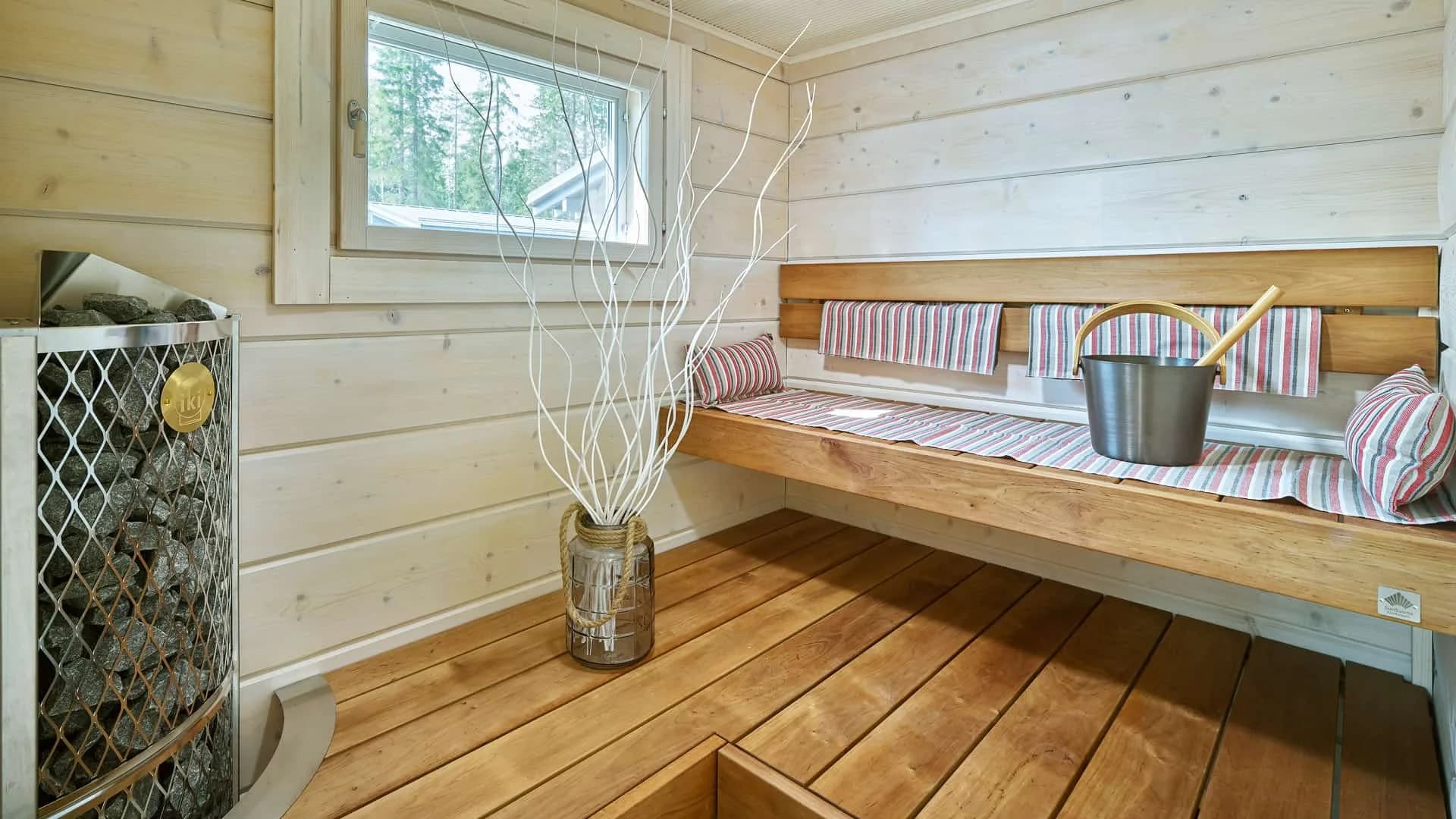 Timmerhus Nuuna 141T