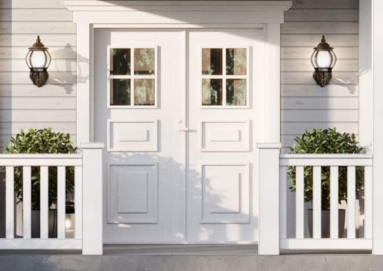 Entrén med sina pampiga dubbeldörrar