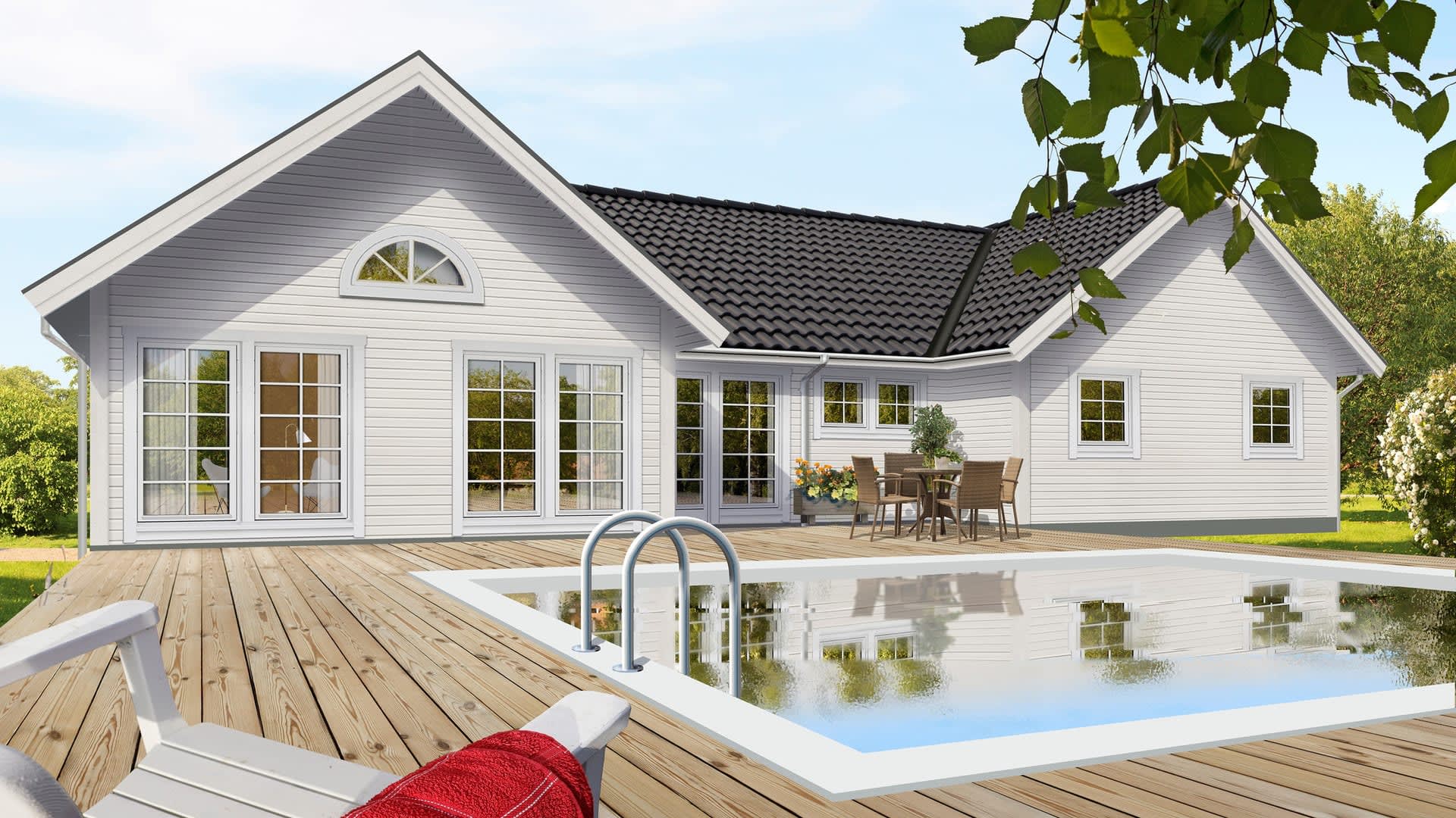 Floods Trähus Gisslaren. Vitmålat H-format enplanshus med stora glaspartier och svart tak av betongtegelpannor. Baksida med utemöbler och pool