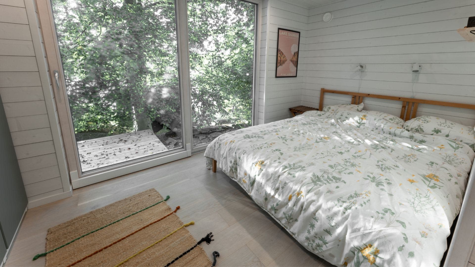 Fritidshus sovrum med dubbelsäng